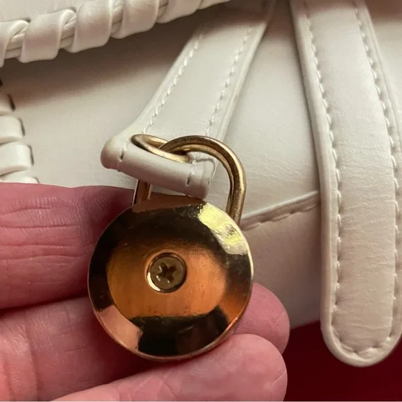 ⛄️ White Leather type! Nice condition! ⛄️ - Picture 2 of 12